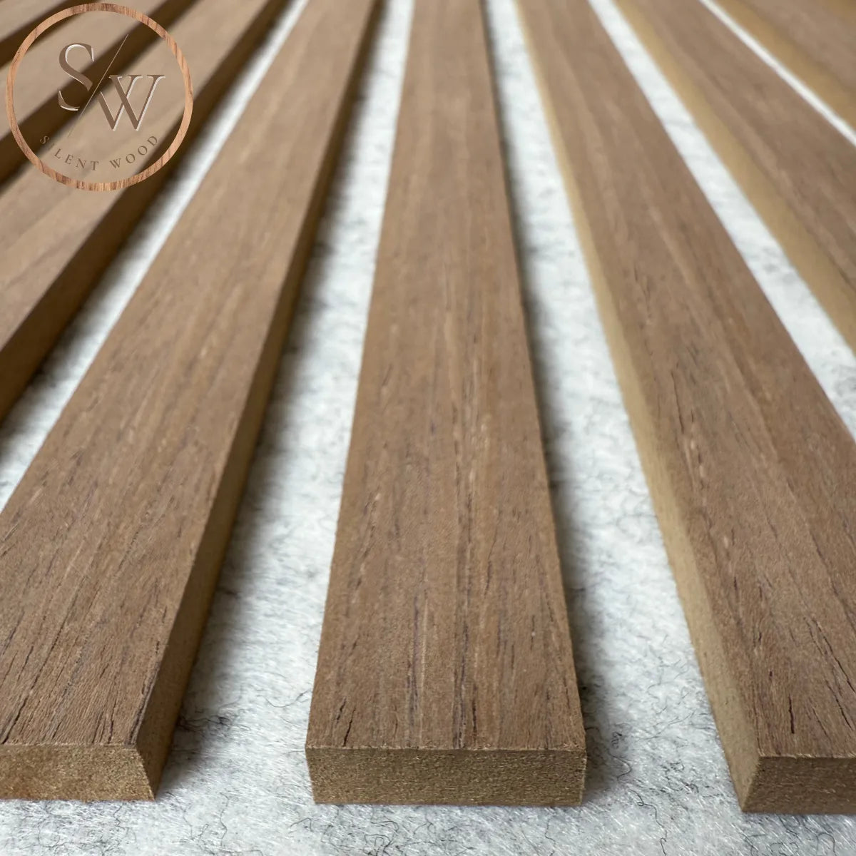 Standard - Acoustic Wall Panel - Grey felt - Light Brown Oak