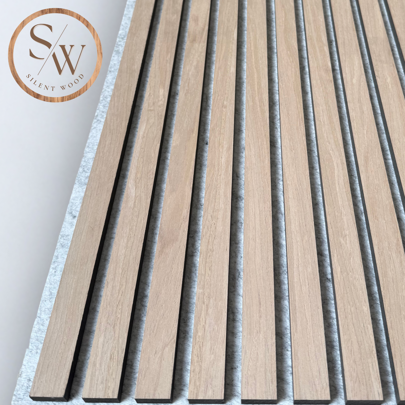 Premium - Painel Ripado Acústico – Feltro Cinza – Light Oak